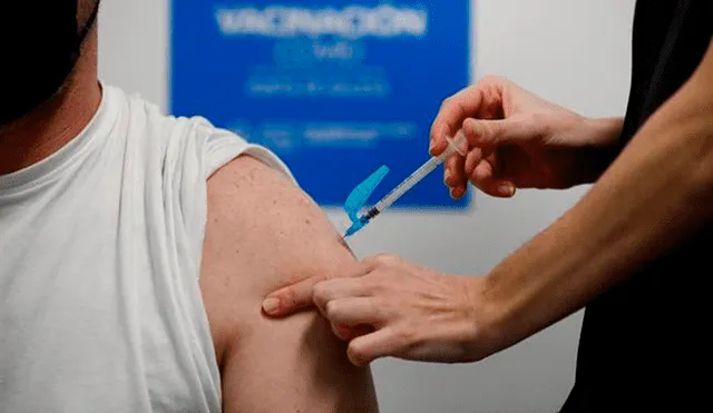 Estados Unidos cuenta con una reserva de vacunas, pues se habría estado preparando para un posible brote de la viruela del mono desde hace años. Foto: EFE