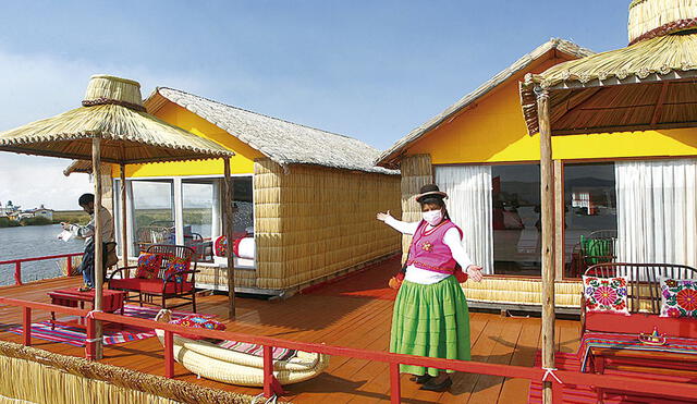 Los Uros cuentan con hoteles flotantes donde los turistas pueden quedarse unos días y convivir con la pobladores de la comunidad. Foto: Juan Carlos Cisnero