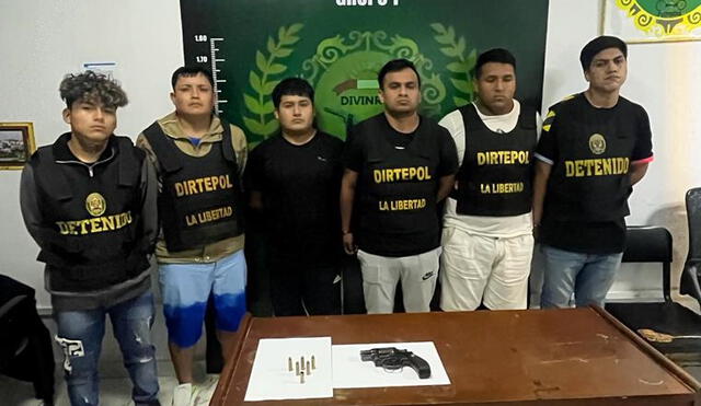 Sujetos fueron llevados a la Divincri de Trujillo para continuar con la investigación. Foto: PNP