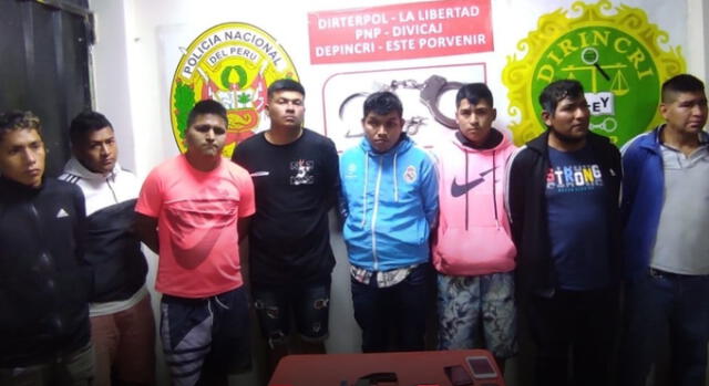 Sujetos fueron llevados al Área de Investigación Criminal Este. Foto: PNP