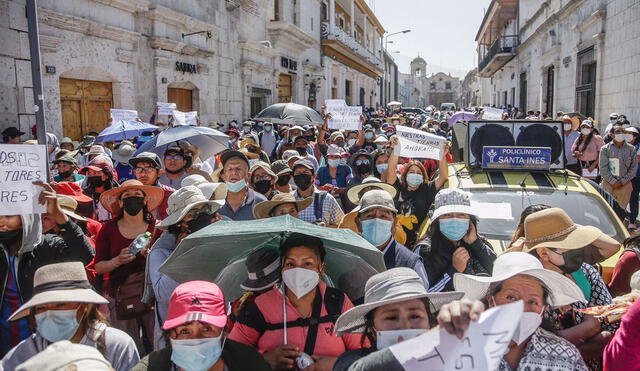 Los manifestantes colmaron calles del Cercado de Arequipa para hacer escuchar sus demandas. Foto: La República/Rodrigo Talavera