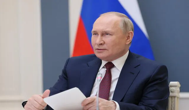 Vladimir Putin subrayó que su país abrió “corredores humanitarios para la salida de barcos civiles de los puertos de Azov y del mar Negro". Foto: AFP