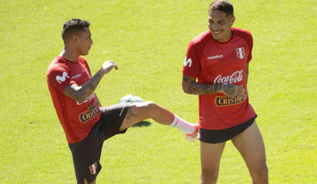 Yoshimar Yotún y Paolo Guerrero son dos referentes de la selección peruana en la era Ricardo Gareca. Foto: EFE