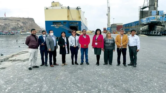 Visita. Legisladores llegaron hasta puerto peruano en Chile. Foto: La República