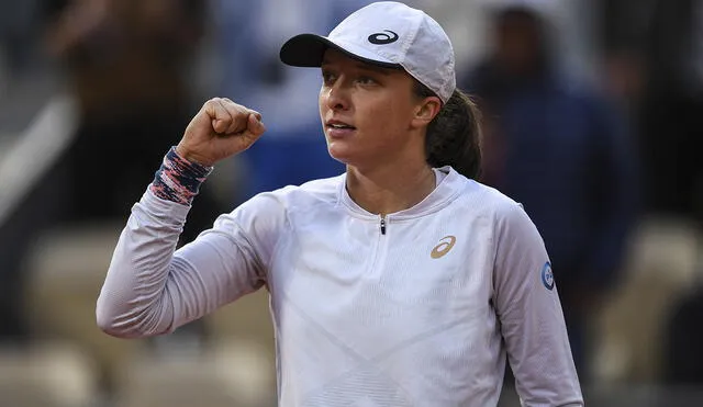 Iga Swiatek cayó en cuartos de final contra María Sákkari en el Roland Garros 2021. Foto: AFP