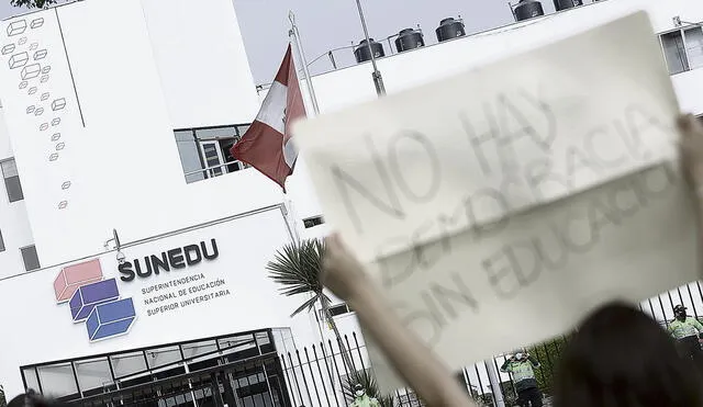 Sigue en peligro. Si bien el Gobierno ha observado la ley que debilita la Sunedu, el Congreso puede aprobarla por insistencia. Foto: John Reyes/La República