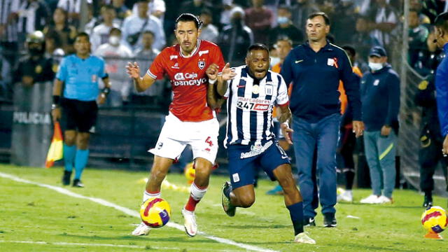 La juez de línea Vera Yupanqui anuló el gol de Cienciano en el segundo tiempo. Esta decisión ha sido considerada como "error arbitral" por el Club.