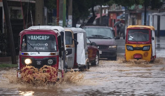 El Centro Nacional de Huracanes de Estados Unidos advirtió que los fuertes vientos y lluvias podrían generar inundaciones repentinas en los estados del sur de México. Foto: EFE