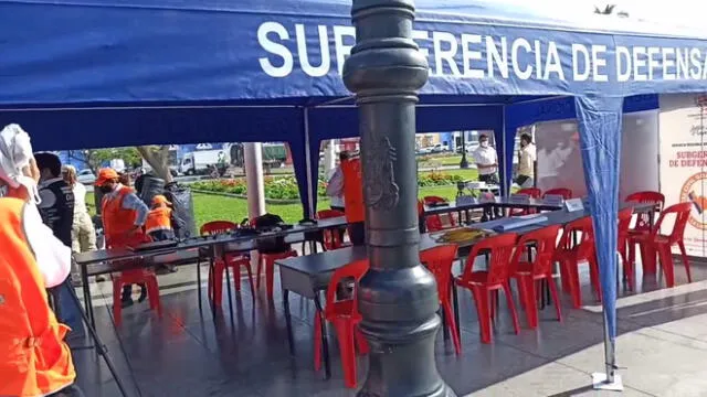 Puesto de comando establecido en plaza de armas para simulacro de sismo. Foto: Y. Goicochea/La República