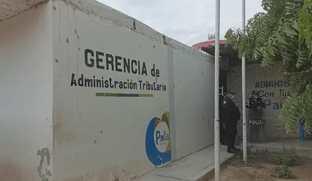 Fiscalía y un contingente policial allanaron oficinas de la municipalidad y la gerencia de administración tributaria. Foto: Noticias Paita 3.0