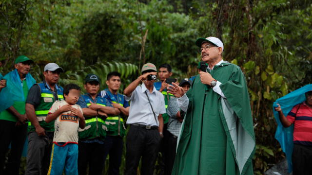Gobernador regional Pedro Bogarín Vargas rindió cuentas a la población de San Martín. Foto: Goresam.