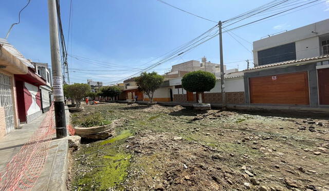 Exteriores del centro de estimulación afectado por aguas negras. Crédito: Rosa Quincho/URPI-LR