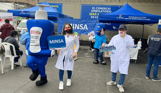 Minsa continúa con los trabajos de vacunación contra la COVID-19 en distintos puntos de la ciudad de Lima. Foto: Raúl Egúsquiza Guerra.