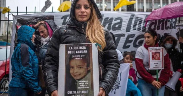 María de los Ángeles Tobio denunció el hecho cuando su padre, uno de sus agresores, empezó a acosar a su hija. Ahora exige justicia. Foto: Clarín