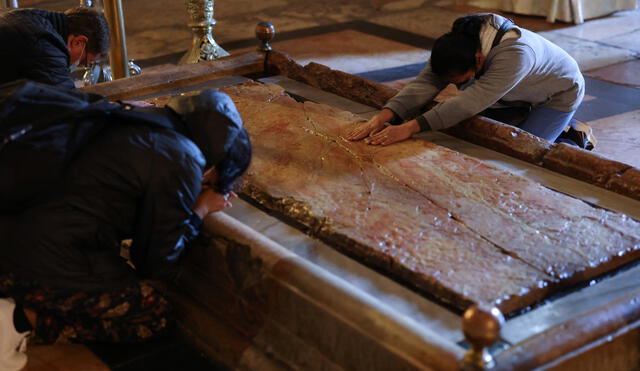 El sepulcro está ubicado bajo la cúpula de la iglesia Santo Sepulcro de Jerusalén. Foto: AFP