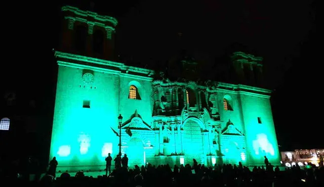 La catedral del Cusco fue uno de los monumentos iluminados. Foto: URPI/Luis Álvarez