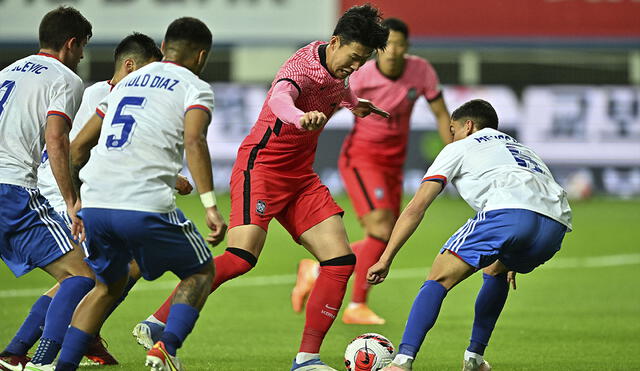 De la mano de Son, Corea del Sur derrotó por 2-0 a Chile en un partido amistoso. Foto: AFP.