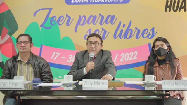 El presidente de la FELIZH, Willy Mateo Cisneros, en conferencia de prensa anunció la realización de la feria de libros. Fotografía: FELIZH.