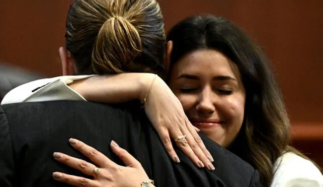 Camille Vasquez junto a Johnny Depp durante el juicio por la demanda de Amber Heard. Foto: AFP