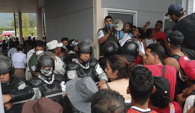 Migrantes centroamericanos retenidos por la Guardia Nacional de México. Foto: EFE