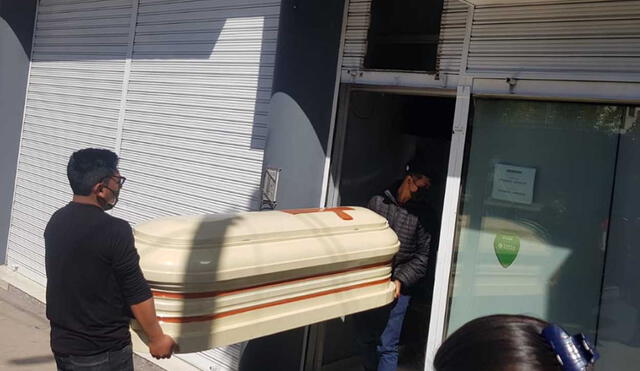 Cuerpos de mineros fueron retirados de morgue esta mañana. Foto: La República.