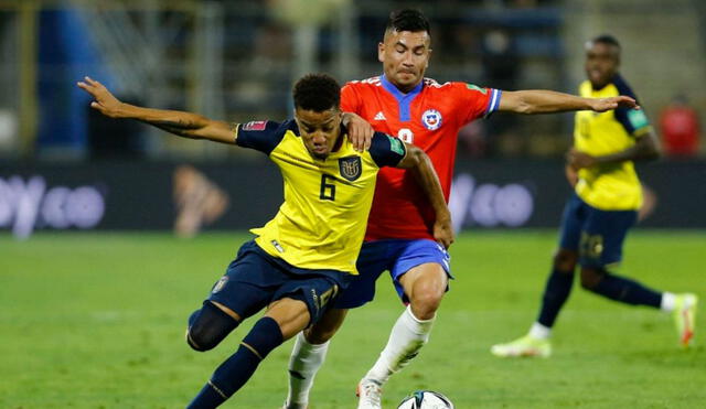 Byron Castillo jugó ante Chile en las eliminatorias sudamericanas. Foto: AFP