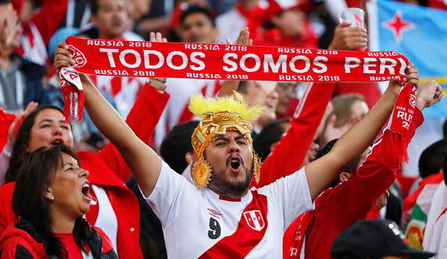 Gobierno escuchó pedido de hinchas que esperan que Perú clasifique por segunda vez consecutiva al mundial. Foto: Andina / hincha peruano en mundial Rusia 2018