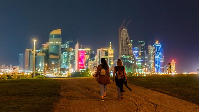La demografía de Doha es inusual: la mayoría de los residentes son extranjeros; los nacionales representan una minoría. Foto: Pexels