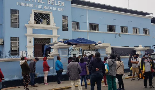 Aglomeración de pacientes puede generar contagios de coronavirus. Foto: La República