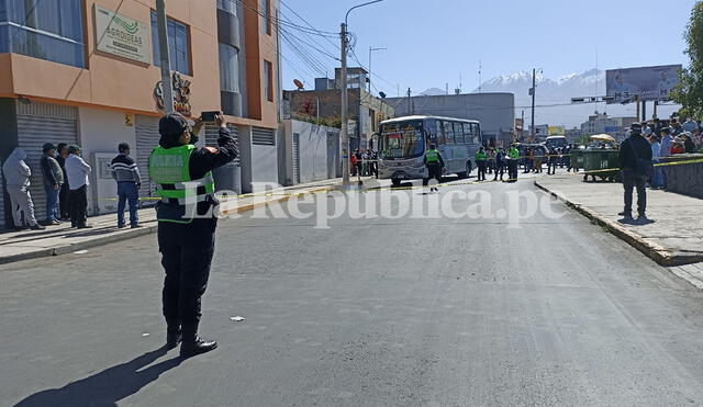 El accidente se produjo en la avenida Perú, en el distrito José Luis Bustamante y Rivero, cerca al centro comercial La Isla. Foto: URPI/Wilder Pari