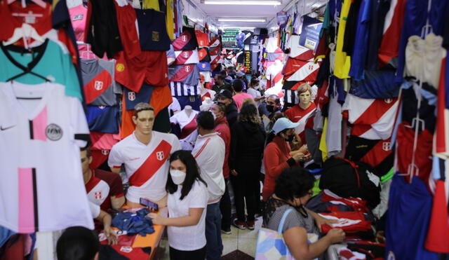 Los turbantes de la selección peruana son la novedad para esta campaña de Gamarra antes del repechaje. Foto: Jhon Reyes/La República