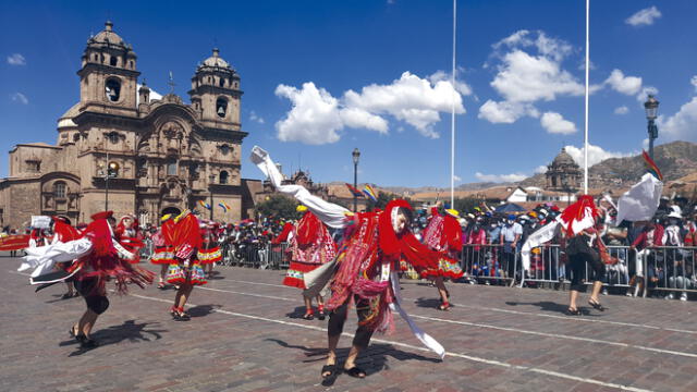 Danza Huallata. Es original de Ollantaytambo. Representa el baile de cortejo de las aves del mismo nombre. Foto: La República