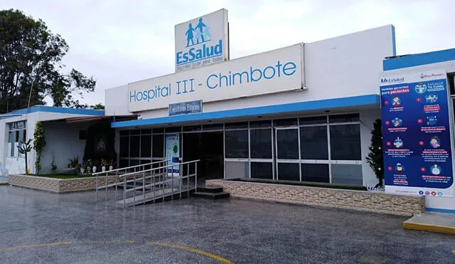 Médicos del Hospital III de EsSalud Chimbote, en la región Áncash, extirparon un tumor de 8 kilos a una mujer de 51 años. Crédito: EsSalud