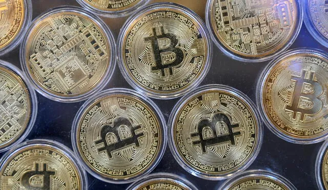 En noviembre de 2021, el bitcóin llegó a su máximo nivel histórico de 69.000 dólares. Foto: AFP