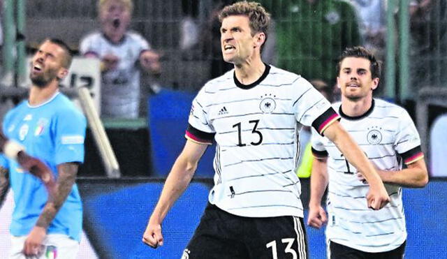 Deja huella.  Thomas Muller y la celebración de su tanto en la goleada ante los italianos. Foto: EFE