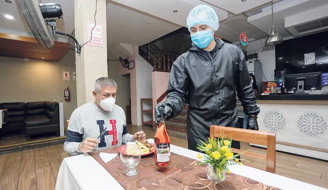 Resurgimiento. El sector de restaurantes fue uno de los más golpeados por la pandemia. Foto: Antonio Melgarejo/La República