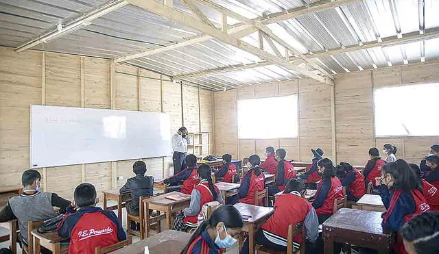 Problema. En Arequipa colegios necesitan aulas prefabricadas, pero gerencia no las destina. Foto: La República