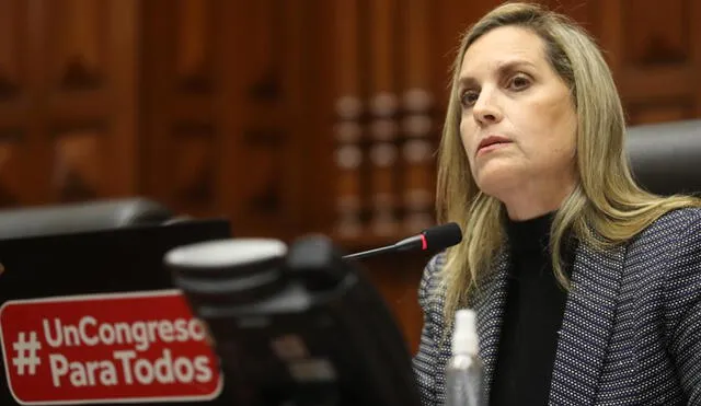 María del Carmen Alva denunció haber recibido amenazas desde un número en el extranjero. Foto: Congreso