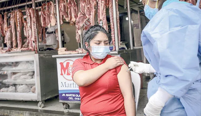 No baje la guardia. Es importante que siga vacunándose. Foto: John Reyes/La República