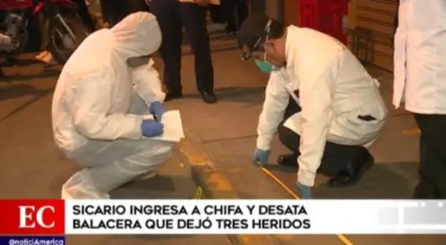 Los videos de las cámaras de seguridad del establecimiento captaron el ingreso y la fuga de los sicarios. Foto: Captura de América Noticias.