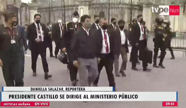 Pedro Castillo se trasladó a la sede principal de la Fiscalía junto a su escolta. Foto: captura de TV Perú
