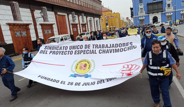 Trabajadores del PECh acataron una paralización de labores. Foto: Y. Goicochea/La República
