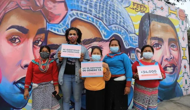 Durante la inauguración, el año pasado, participaron entidades ediles junto a artistas y activistas transgénero. Foto: entidad edil