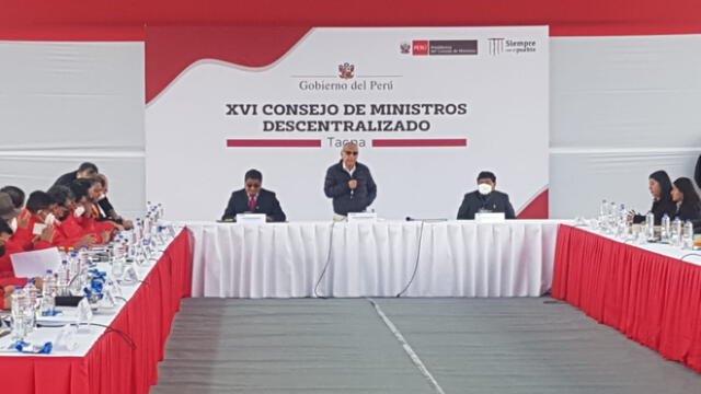 Aníbal Torres preside sesión para resolver problemas en Tacna. Foto: Lis Ferrer / La República