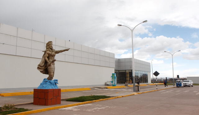 Aeropuerto Internacional Inca Manco Cápac.