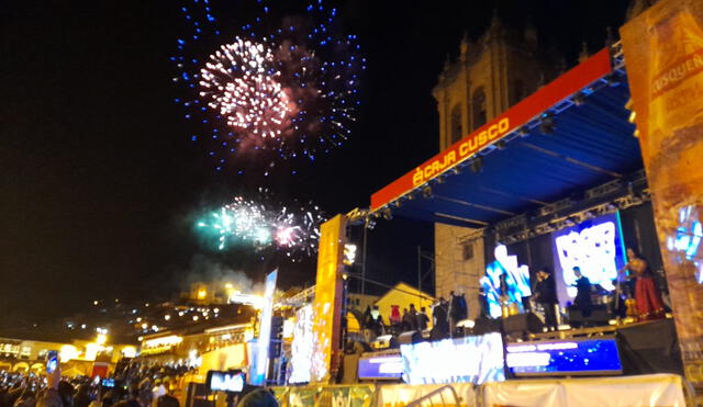 Luego de dos años de pandemia, miles de personas se concentraron en la plaza Mayor para la denominada Noche de Luz y Sonido en honor a la Ciudad Imperial. Foto: Cusco Luis Álvarez