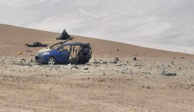 Auto destruido por una mina antipersonal. Foto: cortesía de Arica al Día