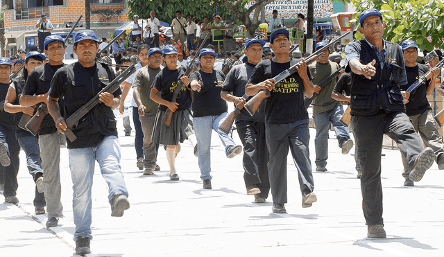 Comités de autodefensa. En los años 80 se crearon en las zonas de emergencia para luchar contra el terrorismo. La nueva ley amplía su escenario. Foto: Virgilio Grajeda/ La República