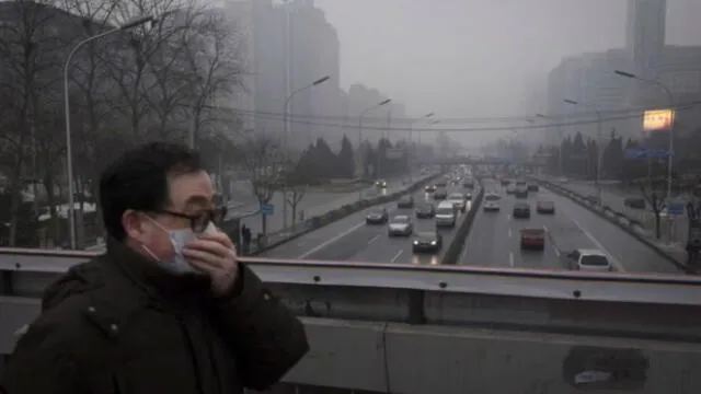Muchas de las grandes ciudades cargan con altos niveles de contaminación en el aire. Foto: EPA