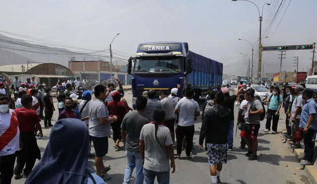 El dirigente indicó que la protesta podría incluir bloqueo de carreteras. Foto: John Reyes/La República